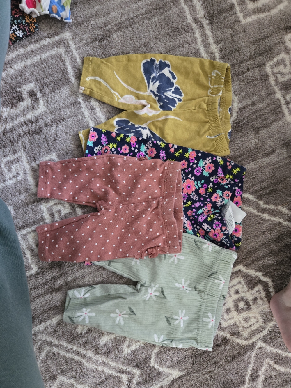 Set Of 4 Carter's Newborn Pants
